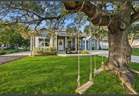 Exterior - 1006 12th St, Blanco, TX 78606 photo 3 of 7