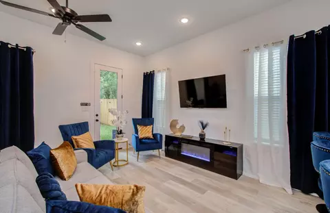 1616 Benson St, Houston, TX 77020