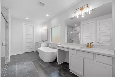 Bath - 5010 Nesbit Path, Rosenberg, TX 77471 photo 1 of 3