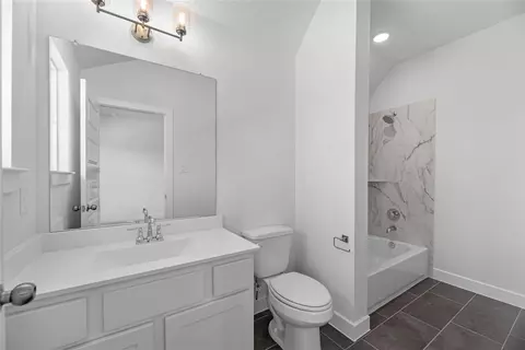 Bath - 5010 Nesbit Path, Rosenberg, TX 77471 photo 3 of 3