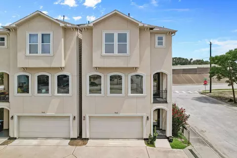 765 Grove St, Houston, TX 77020