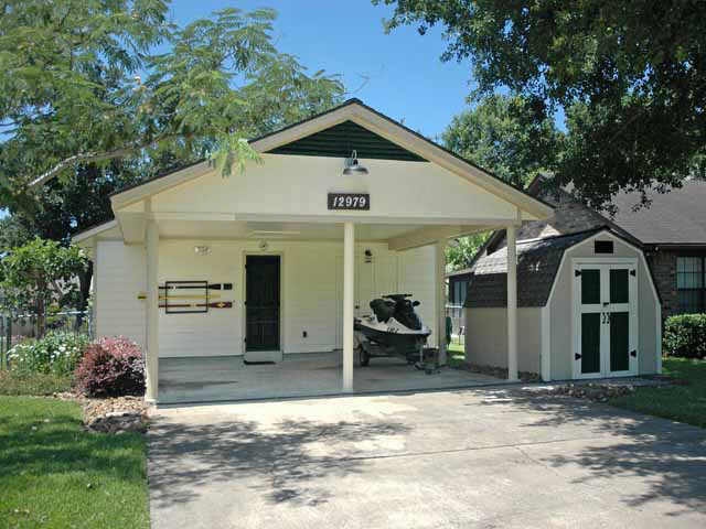 12979 Point Dr, Willis, TX 77318 photo 1