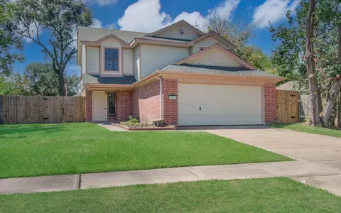4911 E Fallen Bough Dr, Houston, TX 77041