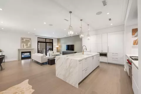 6017 Memorial Dr #305, Houston, TX 77007