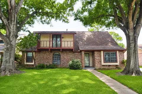 11914 Meadowtrail Ln, Meadows Place, TX 77477