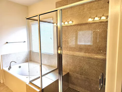 Bath - 30707 Shady Trace Dr, Spring, TX 77386 photo 2 of 9