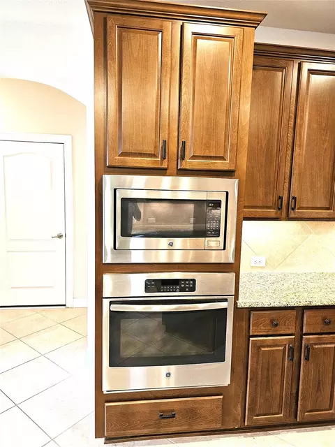 Kitchen - 30707 Shady Trace Dr, Spring, TX 77386 photo 2 of 5