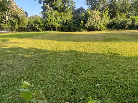 1421 W Lobitt St, Alvin, TX 77511