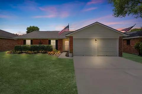 2355 Farriers Bend Dr, Friendswood, TX 77546