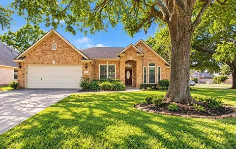 1915 Shining Stream Ln, Richmond, TX 77406