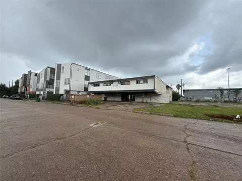 9606 Riddlewood Ln, Houston, TX 77025