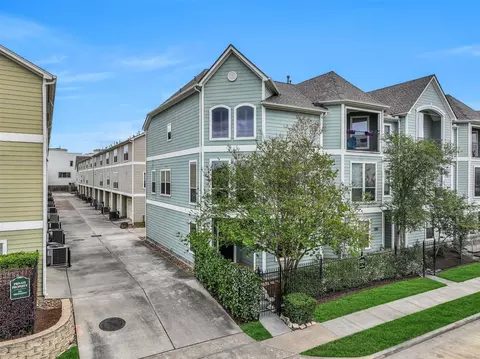 1720 Bevis St, Houston, TX 77008