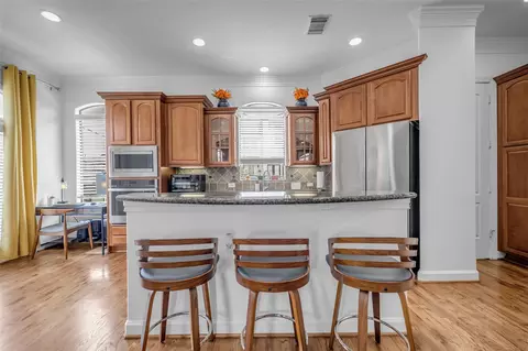 Kitchen - 5501 Petty St, Houston, TX 77007 photo 4 of 4