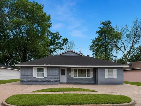 1110 Lafferty Rd, Pasadena, TX 77502