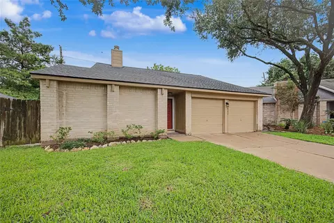 16355 La Luna Dr, Houston, TX 77083