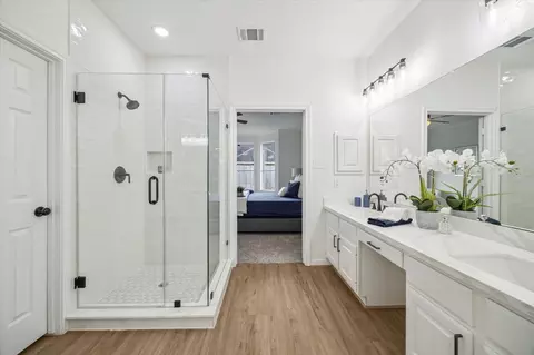 Bath - 25403 Myrtle Spgs, Spring, TX 77373 photo 2 of 3