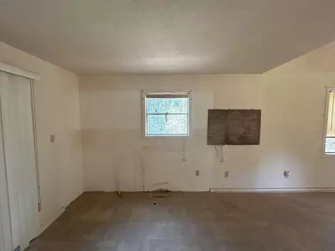 Living - 254 Darrel Hall Dr, Trinity, TX 75862 photo 6 of 7