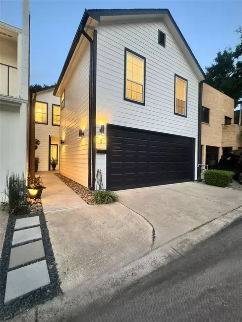 516 S Post Oak Ln #9, Houston, TX 77056