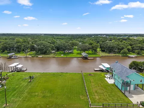 7 County Road 291 Rd, Sargent, TX 77414