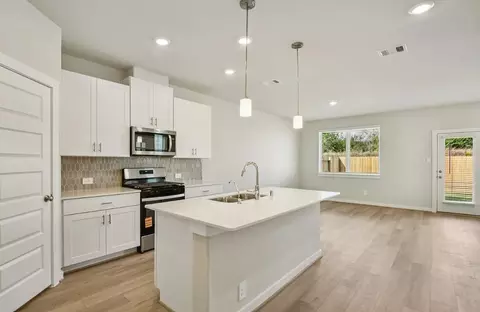 2203 Boardwalk Ln, Kemah, TX 77565