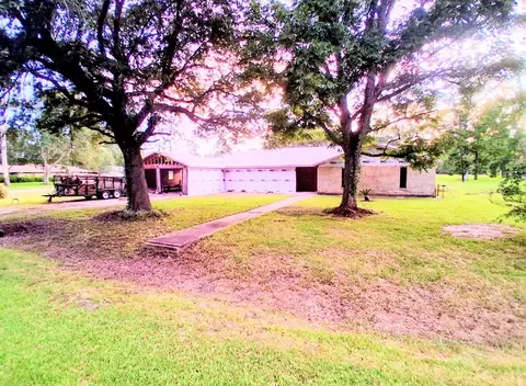 221 Tebo St, Ames, TX 77575