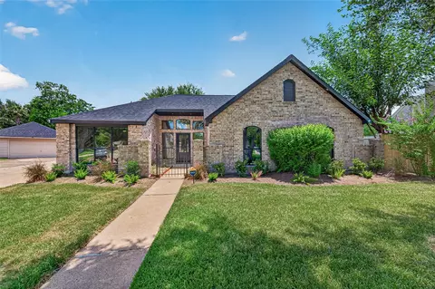 15103 Plaza Libre Dr, Houston, TX 77083