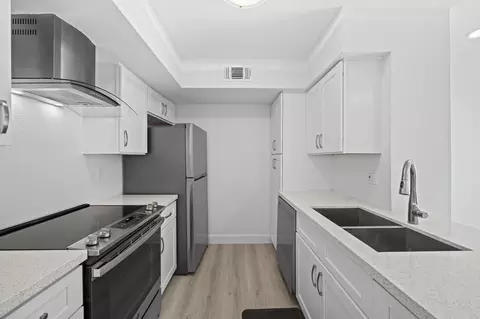 2800 Jeanetta St #2402, Houston, TX 77063
