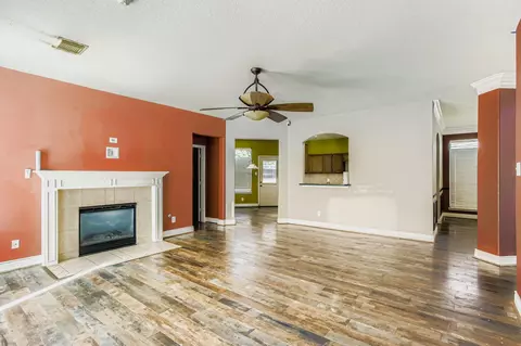 Living - 727 Pine Thicket Ct, Spring, TX 77373 photo 4 of 4
