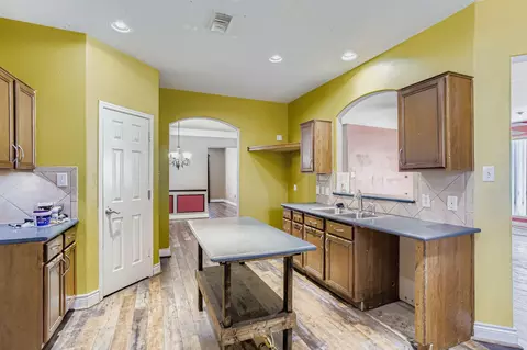 Kitchen - 727 Pine Thicket Ct, Spring, TX 77373 photo 2 of 3