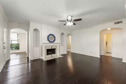 1881 Bering Dr #87, Houston, TX 77057
