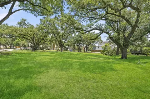 4827 Braesvalley Dr, Houston, TX 77096