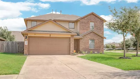 9919 Shimmering Lakes Dr, Rosharon, TX 77583