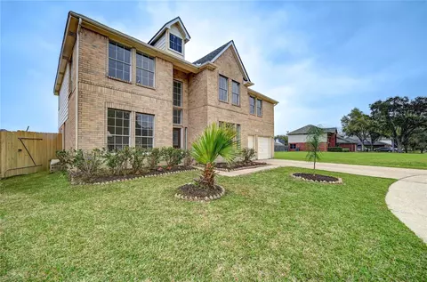 11906 Dinosaur Valley Dr, Sugar Land, TX 77498
