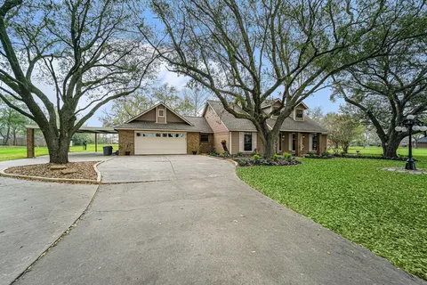 3320 Tower Rd, Santa Fe, TX 77517