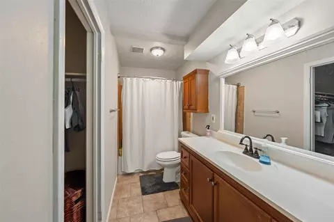 Bath - 22303 Meadowrock Dr, Spring, TX 77389 photo 1 of 3