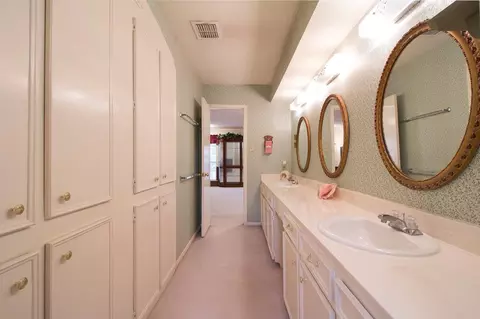 Bath - 17815 Comoro Ln, Spring, TX 77379 photo 4 of 4