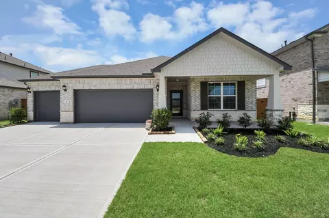 71 Leon Way, Dayton, TX 77535