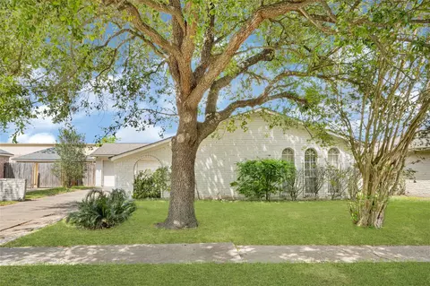 12326 South Dr, Houston, TX 77099
