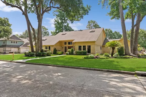 6735 Gentle Bend Dr, Houston, TX 77069