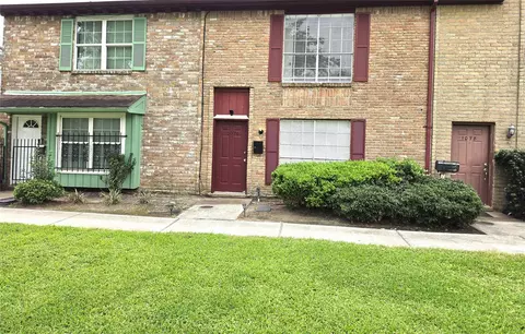 1076 Willow Oaks Cir, Pasadena, TX 77506