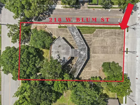 218 W Blum St, Alvin, TX 77511