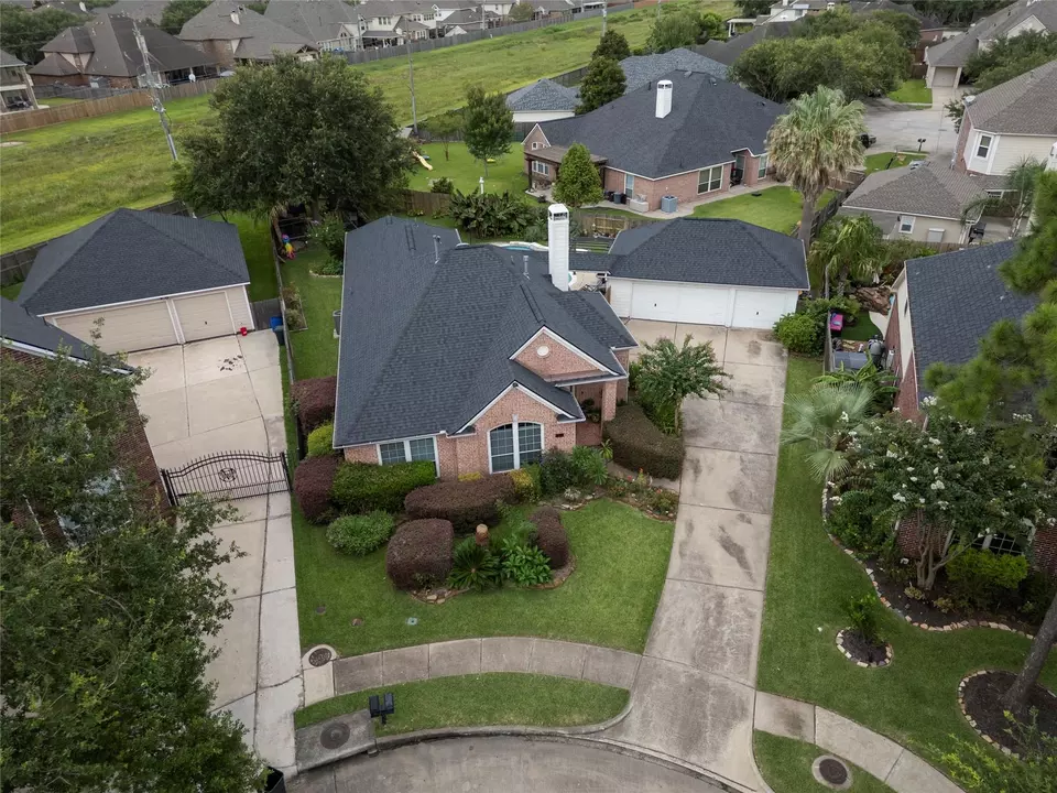 View/Area - 1100 Rippling Springs Ln, League City, TX 77573 photo 2 of 2