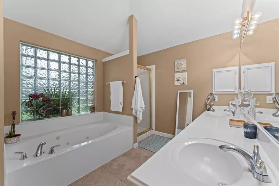 Bath - 1100 Rippling Springs Ln, League City, TX 77573 photo 2 of 5