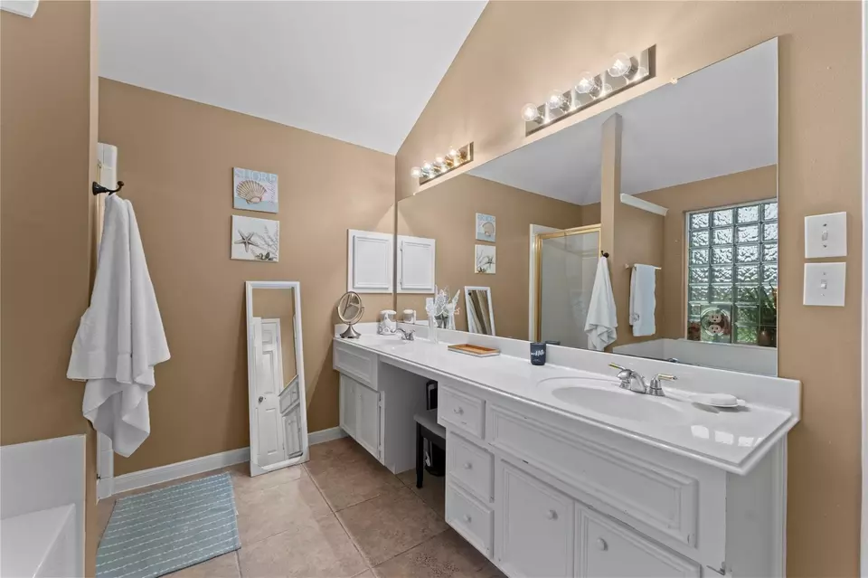 Bath - 1100 Rippling Springs Ln, League City, TX 77573 photo 1 of 5