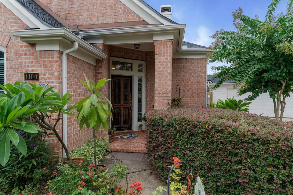 Exterior - 1100 Rippling Springs Ln, League City, TX 77573 photo 3 of 7