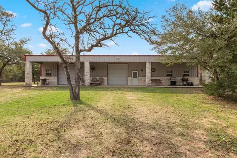 2048 Oakridge Rd, Weimar, TX 78962 photo 1