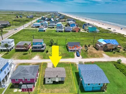 123 Sandpiper Ave, Surfside Beach, TX 77541
