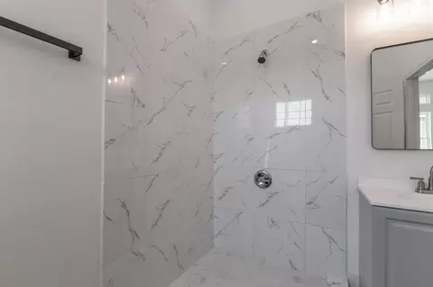 Bath - 18846 Elegance Ave, Spring, TX 77379 photo 3 of 6