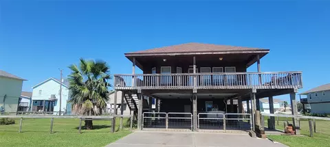 4015 Navarro Dr, Galveston, TX 77554