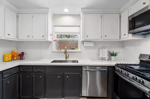 Kitchen - 4026 Oxhill Rd, Spring, TX 77388 photo 3 of 4